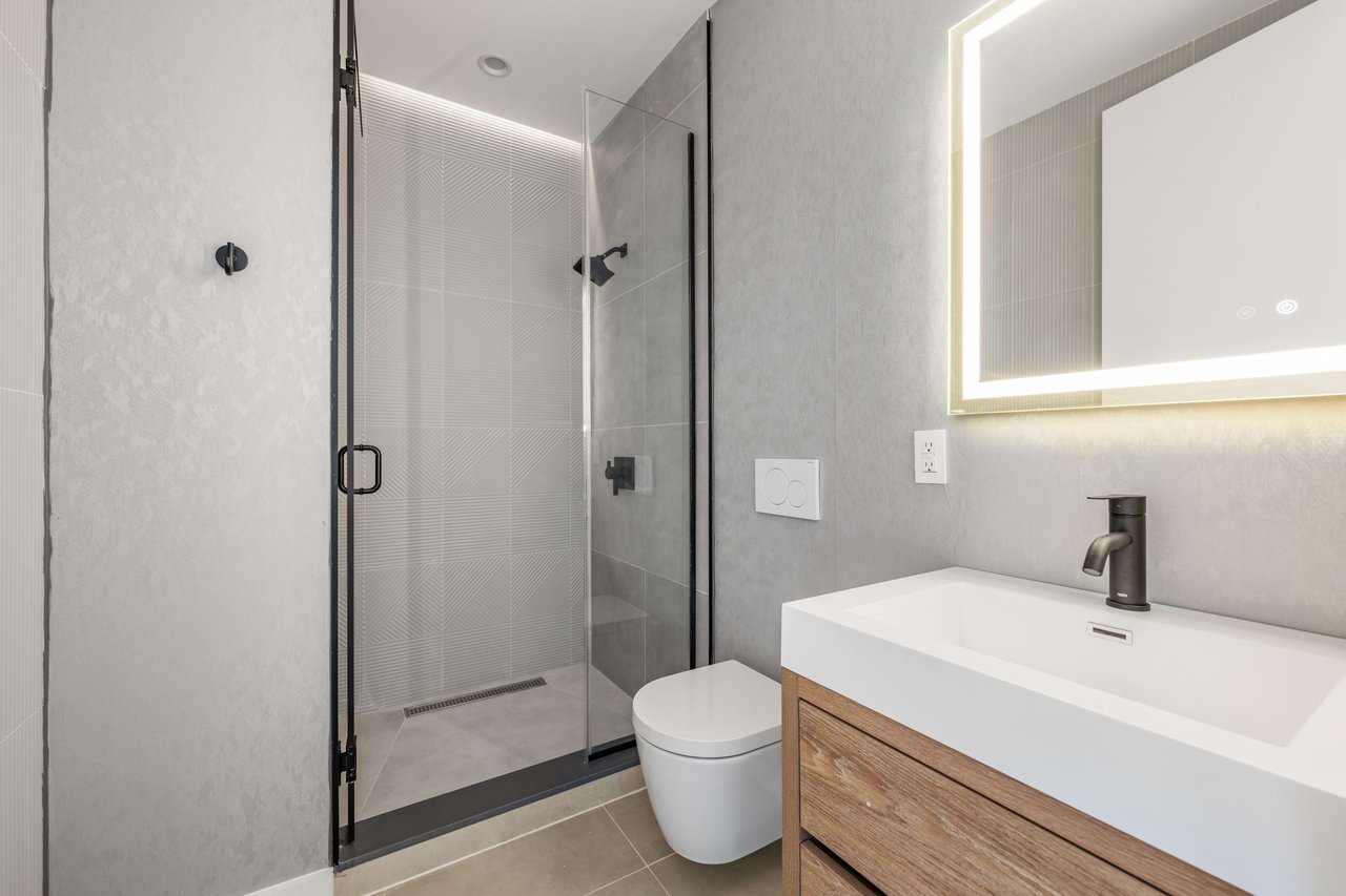 545 Lexington Ave, Unit 2