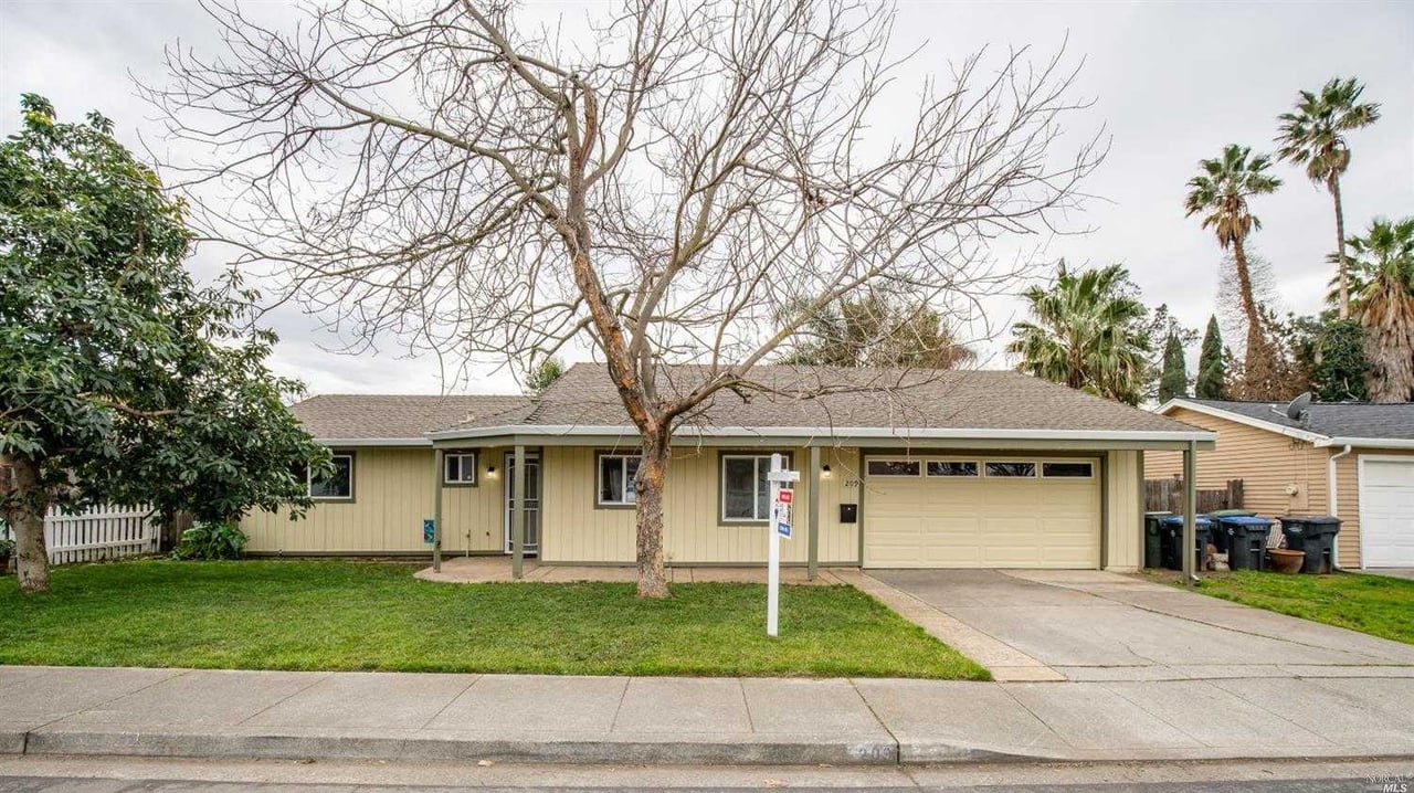 209 Elwood Street