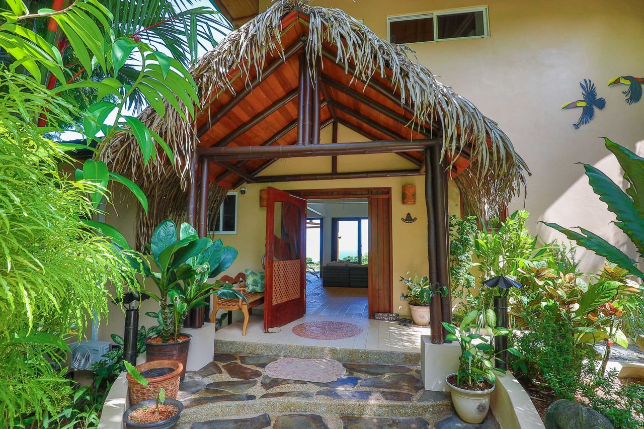 VILLA TUCAN TANGO: TROPICAL LUXURY HOME IN GATED COMMUNITY ABOVE DOMINICALITO