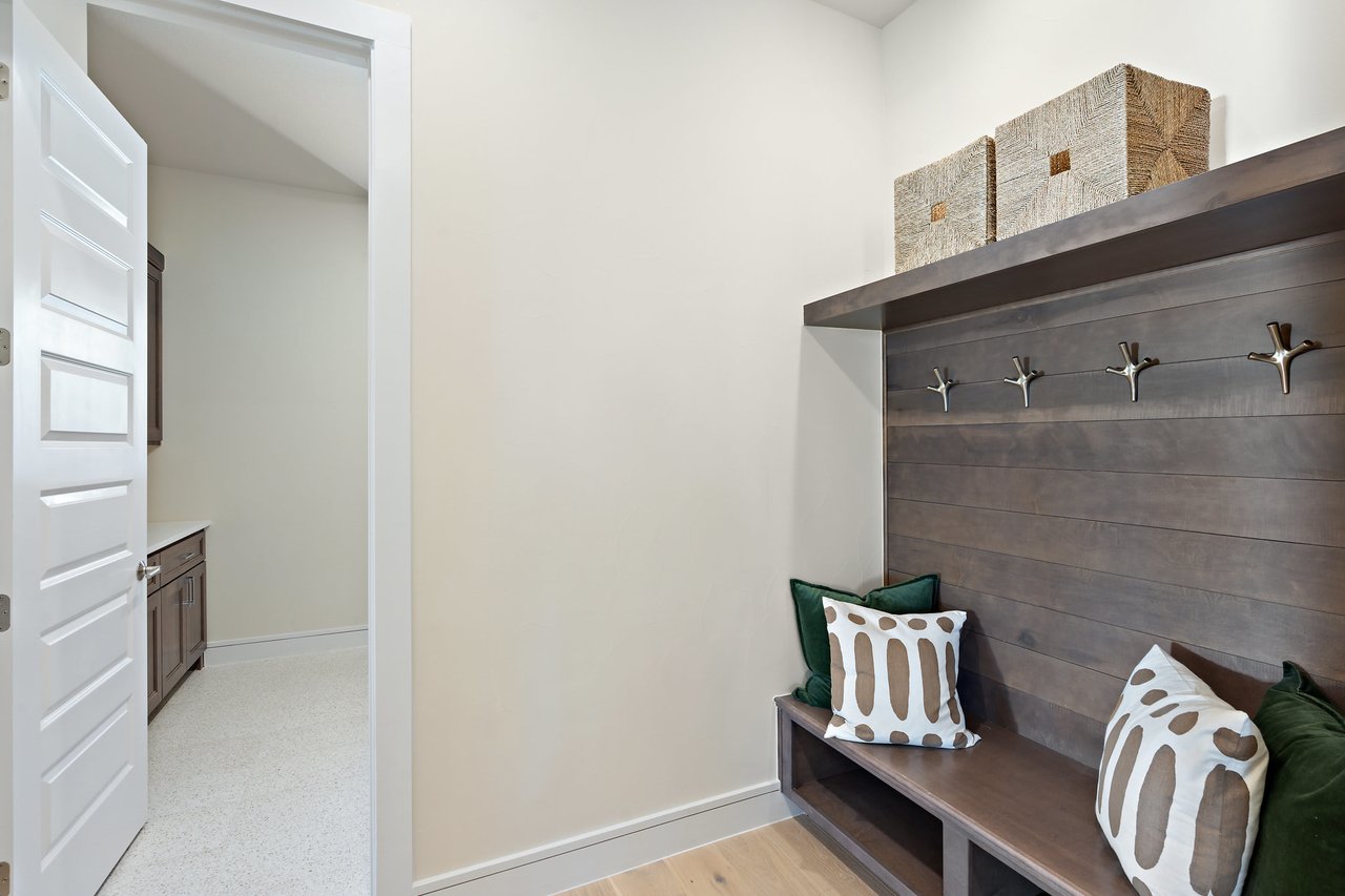 Bee Caves Single Story with Air Conditioned 2nd 2-Car Garage/ADU