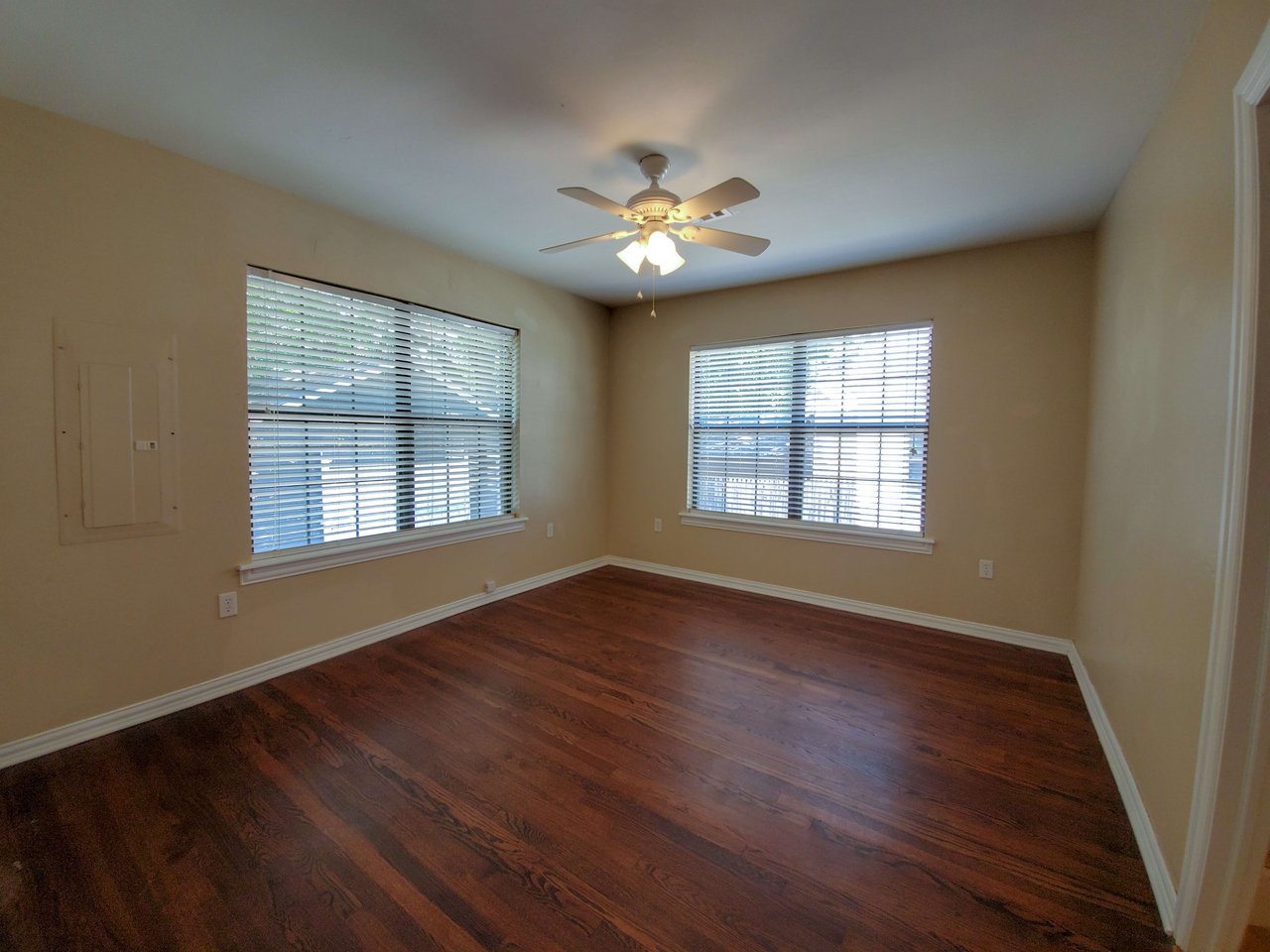 1620 N Market 