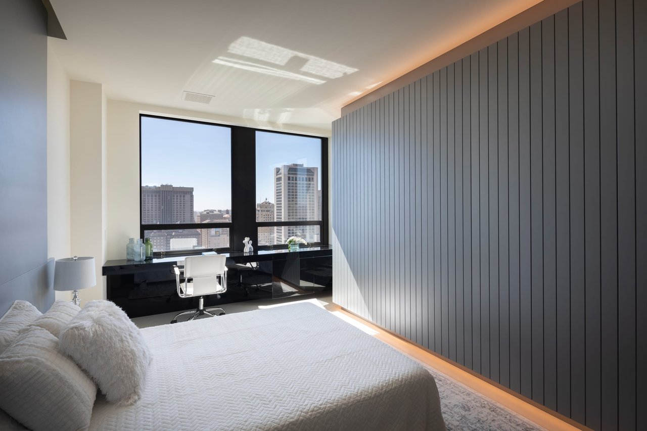 Ritz-Carlton Penthouse 2401