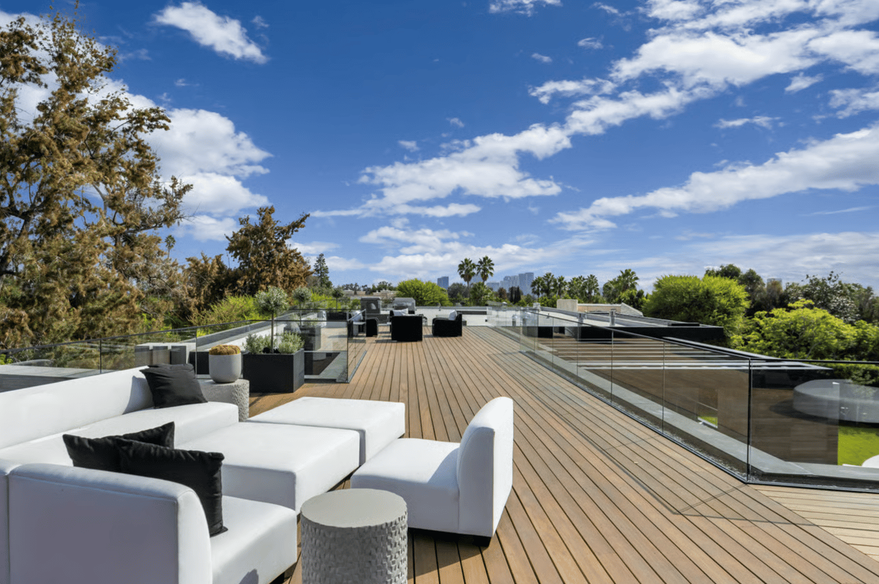 The Monocle, Holmby Hills