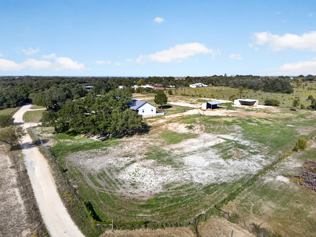 277 Private Road 1611
