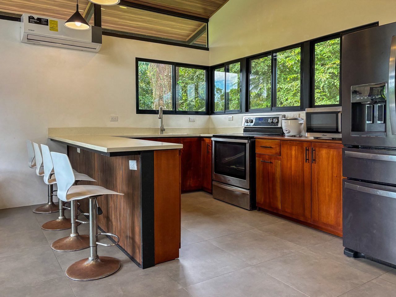 OJOCHAL JUNGLE HOME | EXPANSIVE LAND & DEVELOPMENT POTENTIAL