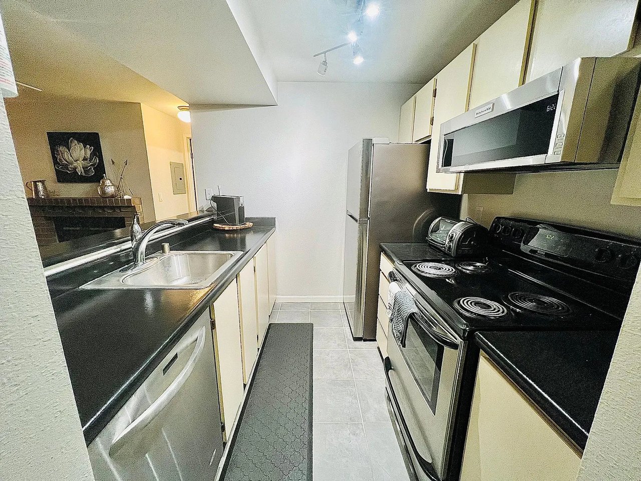 6700 NE 182nd St APT B203