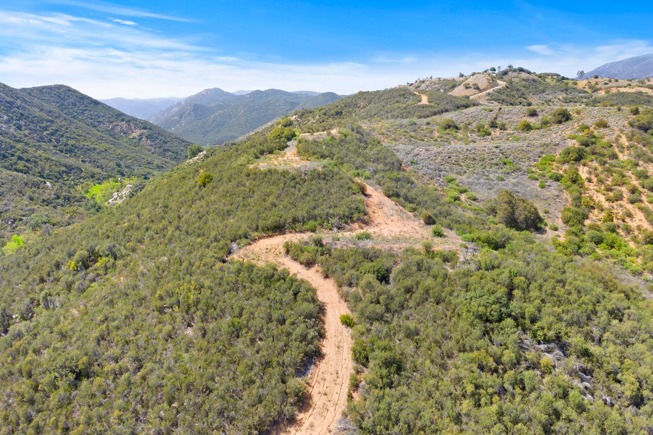 2 La Cresta Highlands Circle