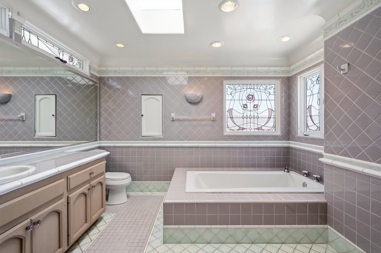 1602 The Strand (Entire Property)