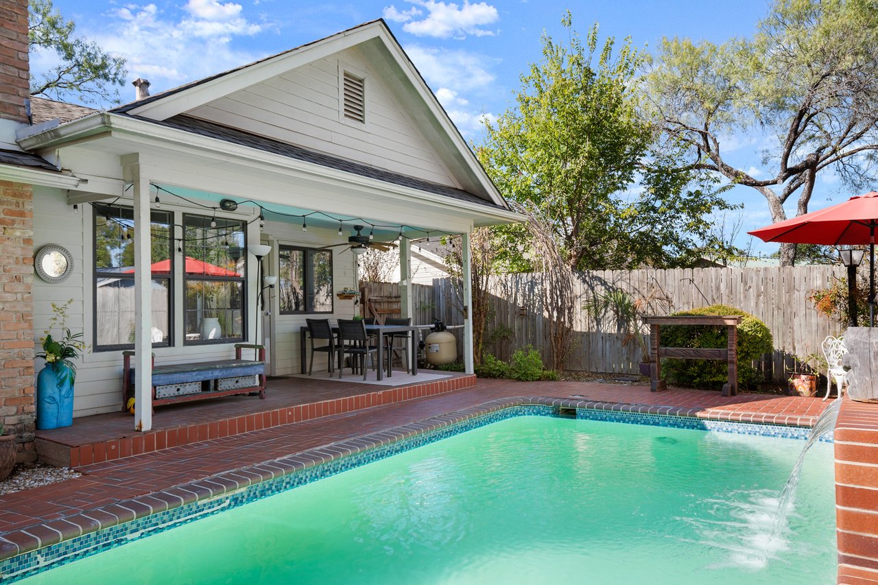 Bloom & Float Getaway 🌸 | Pool Home 5mi to SoCo