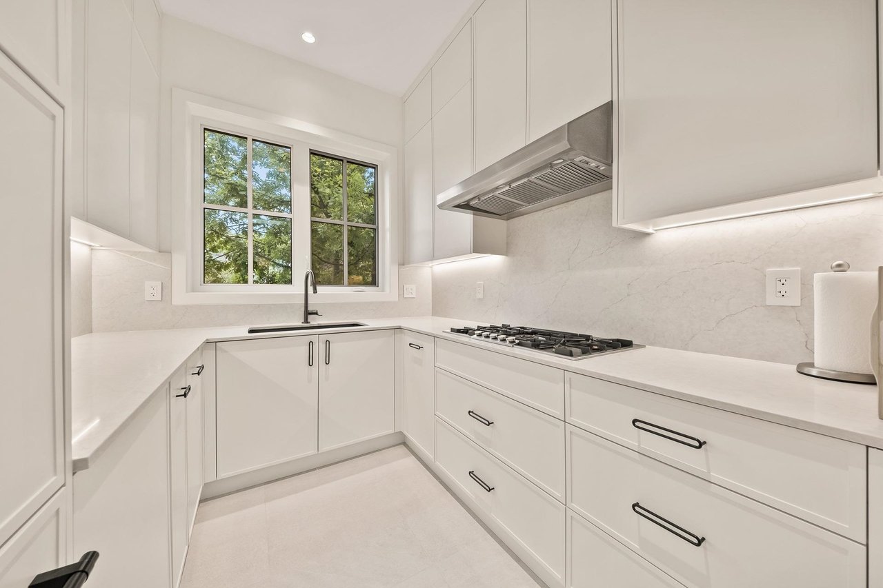 3227 W 35th Ave