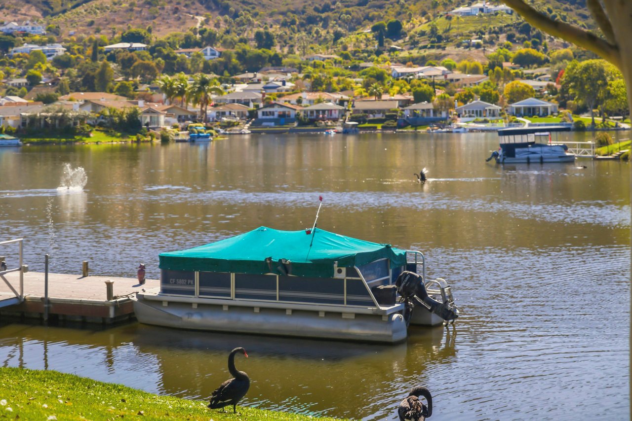 1541 Via Entrada Del Lago