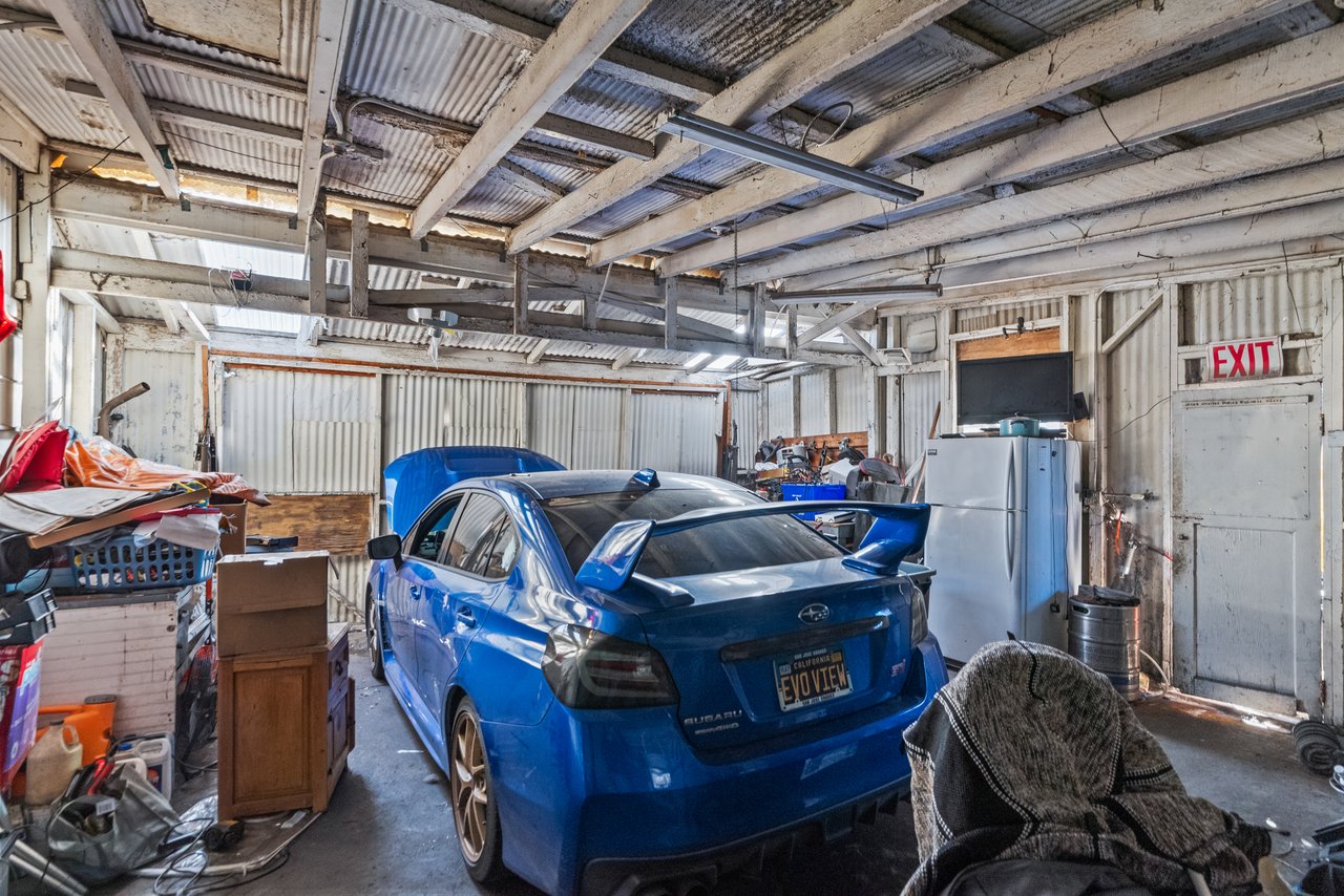 1,375 SF Auto Repair Owner User Opportunity