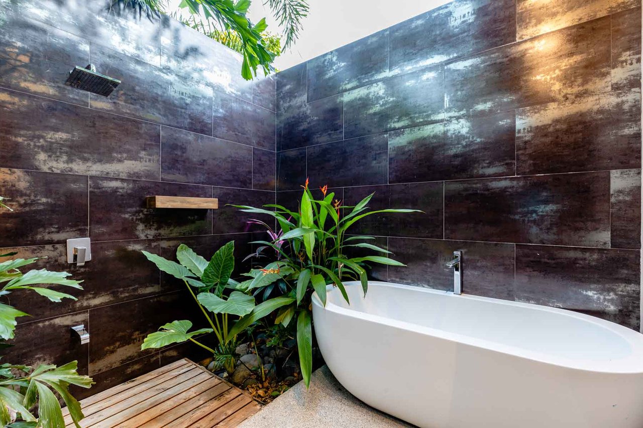 Casa Milagro | Modern Luxury Meets Tropical Elegance in Hacienda Pinilla