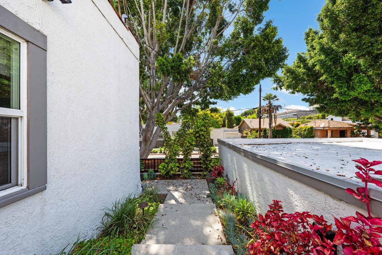 4047 Camero Ave