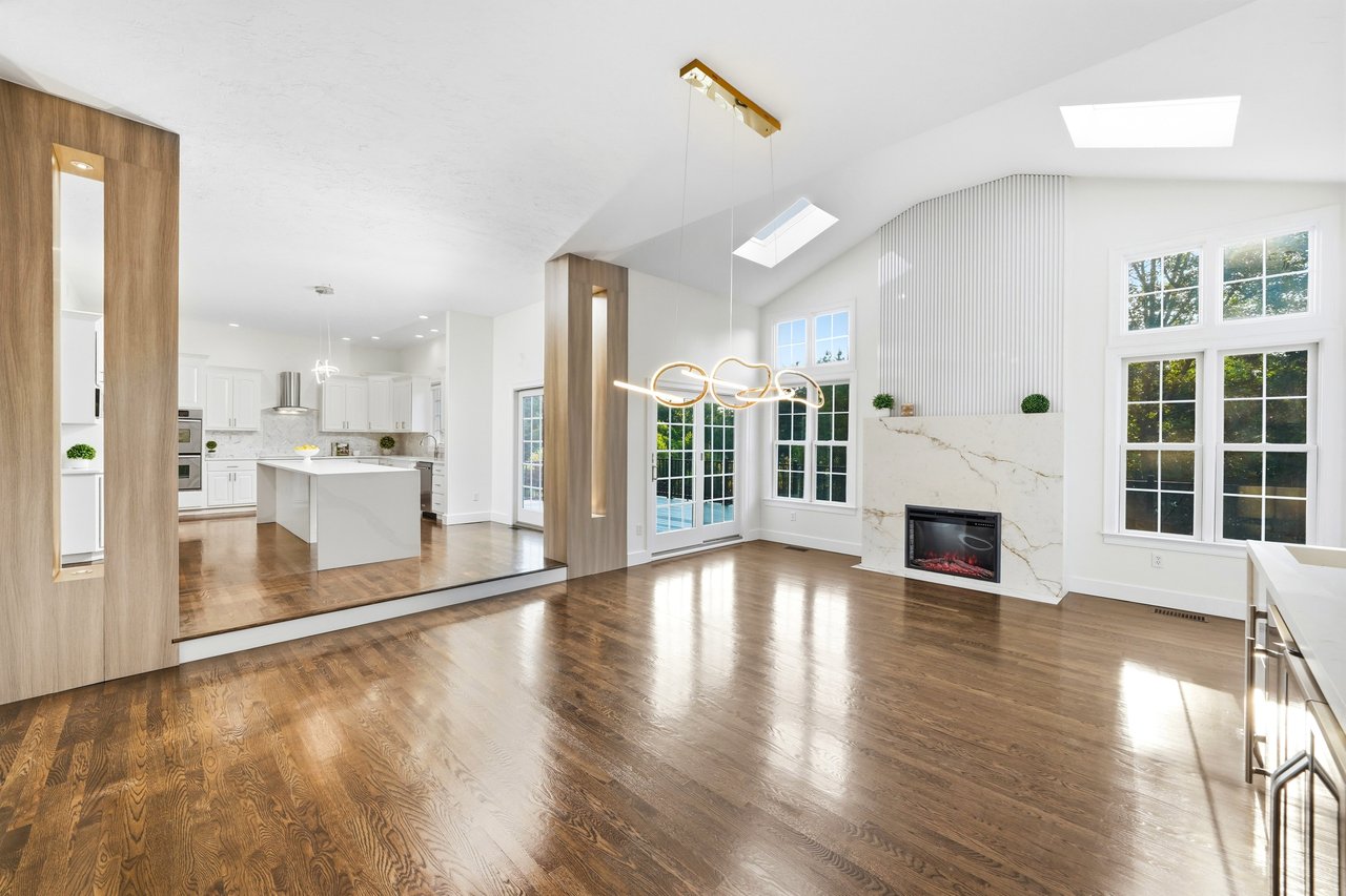 25 Collins Rd