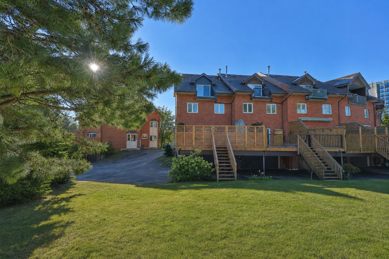 63 Tradewind Drive, Oakville