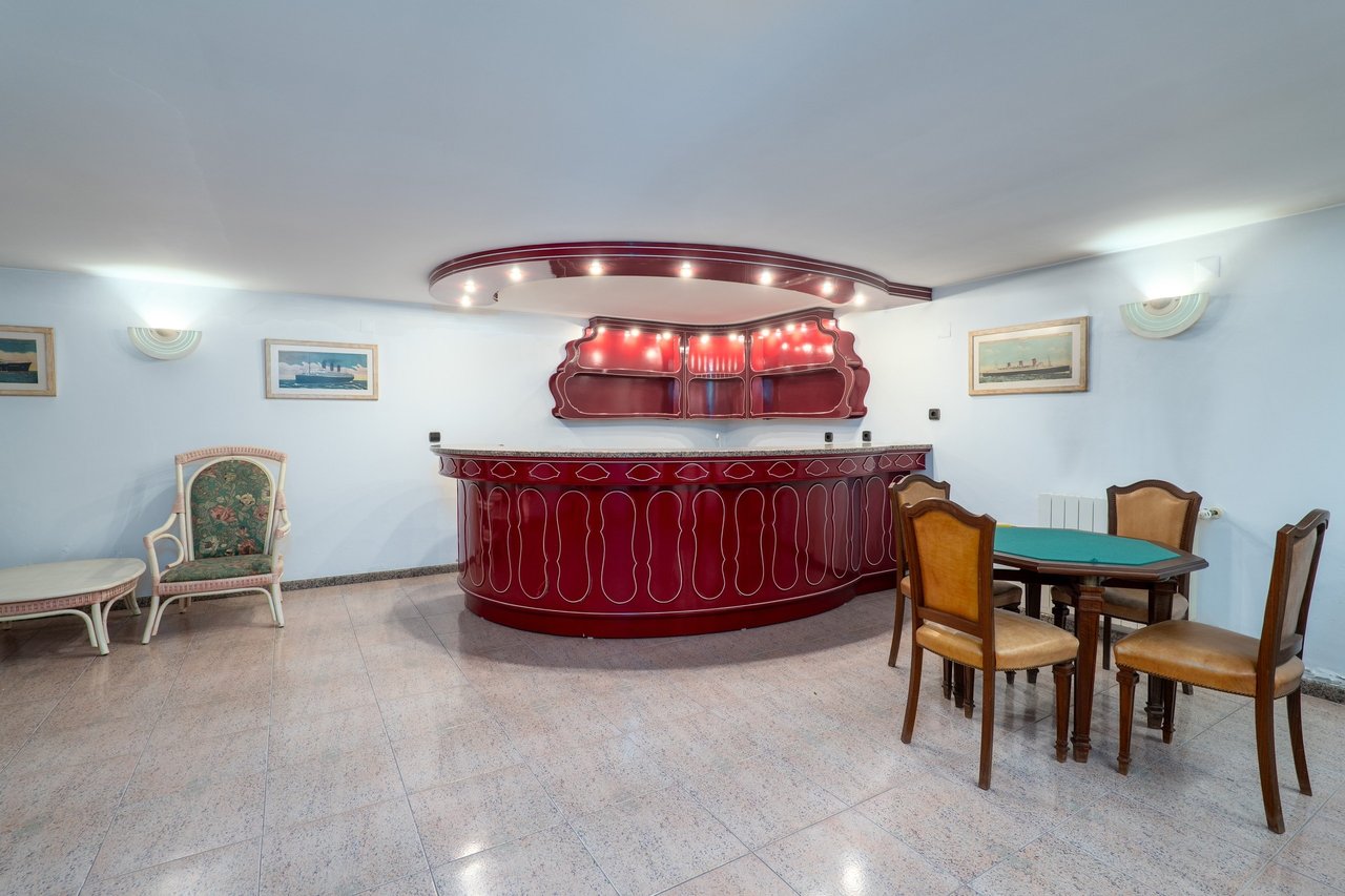 Secluded 5-Bedroom Villa with Pool and Sea Views on Expansive Dune-Side Plot – Apúlia e Fão