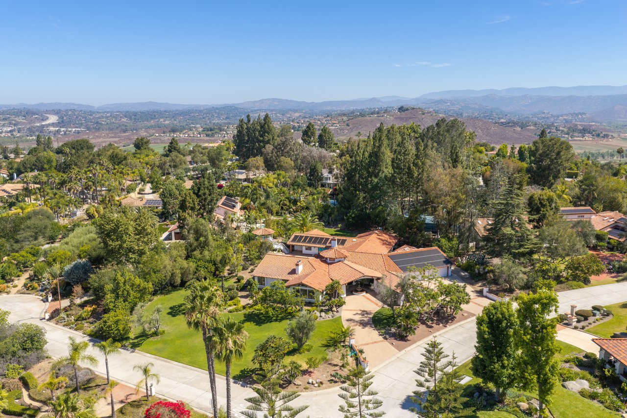 18714 Bernardo Trails | Rancho Bernardo