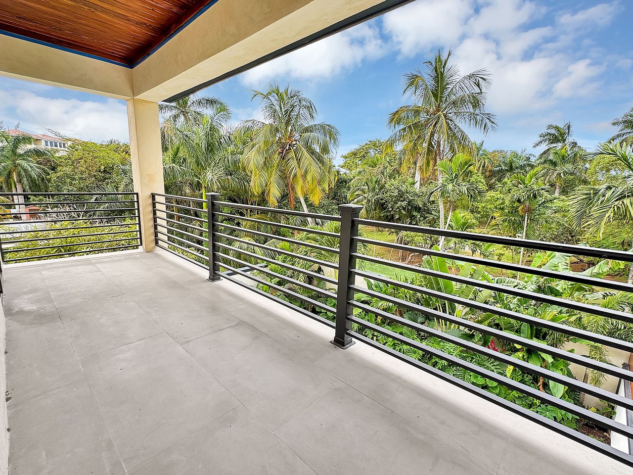 15 Balmoral, Sanford Drive