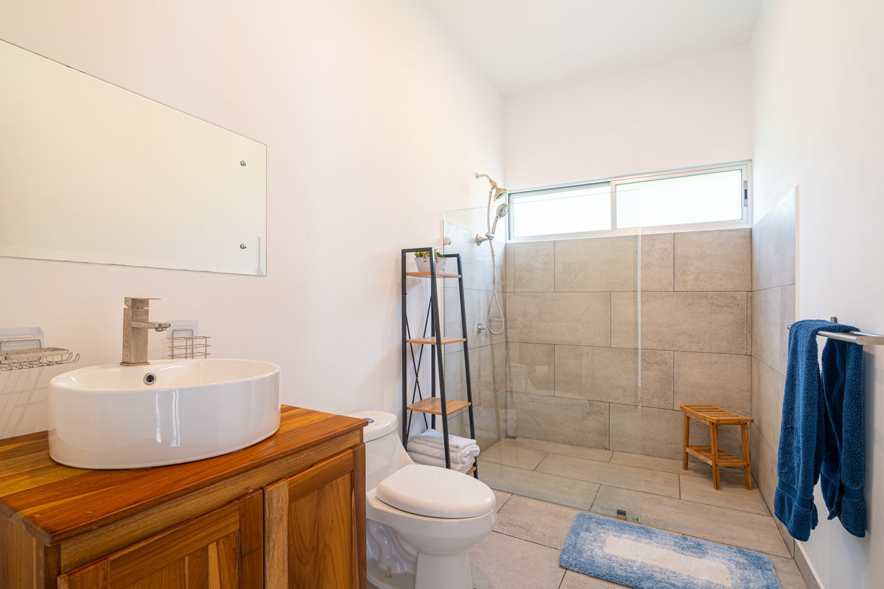 Brand New Home! Nature Lovers Escape by Uvita's Bamboo Forest and Swimming Holes