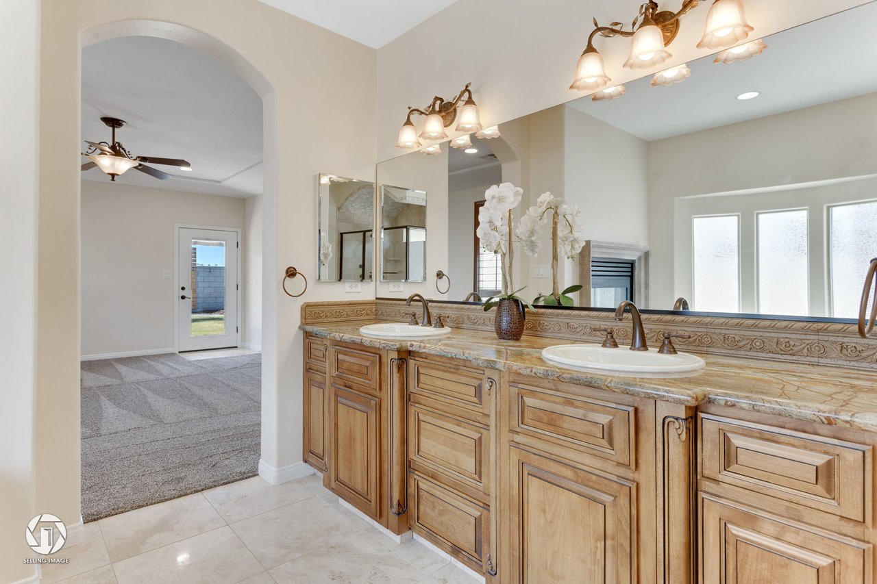 14201 Santa Fe Ct