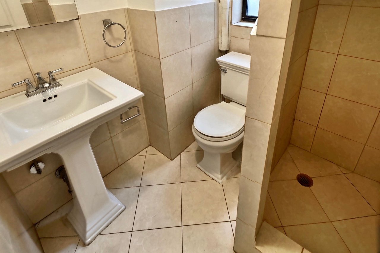 345 East 12th Street Unit: 25