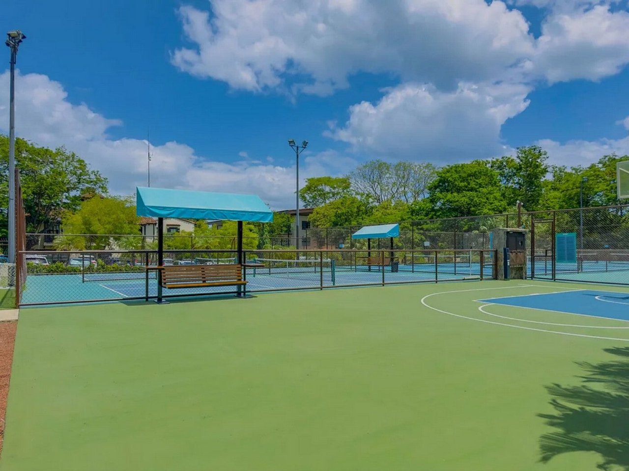 Poolside Renovated Penthouse Condo, Papagayo, Guanacaste