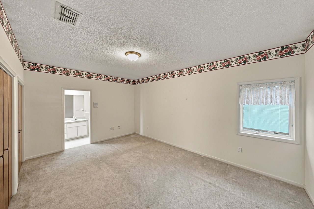 18728 LAKE IOLA RD