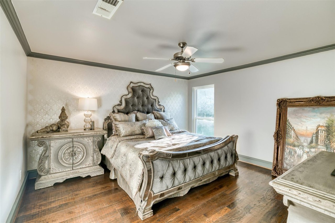 Exquisite Estate On 2.5 Acres - Heath, TX