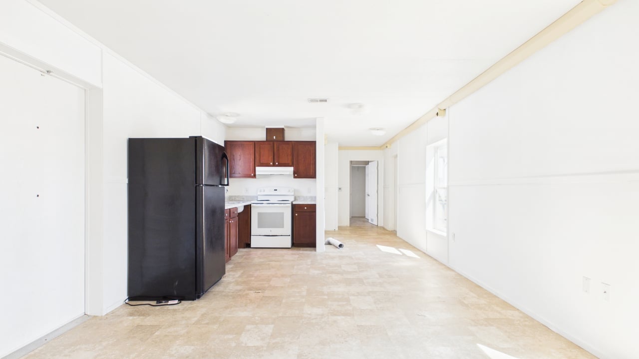 122 W C St
