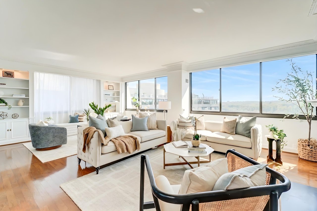 Watergate West Penthouse Seven