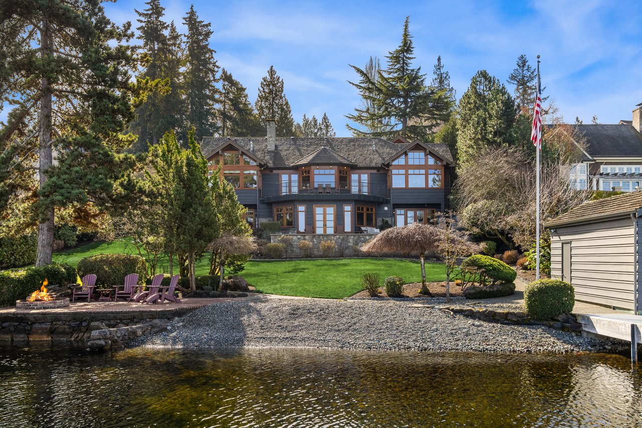 7010 N Mercer Way 'Mercer Island Waterfront Estate'