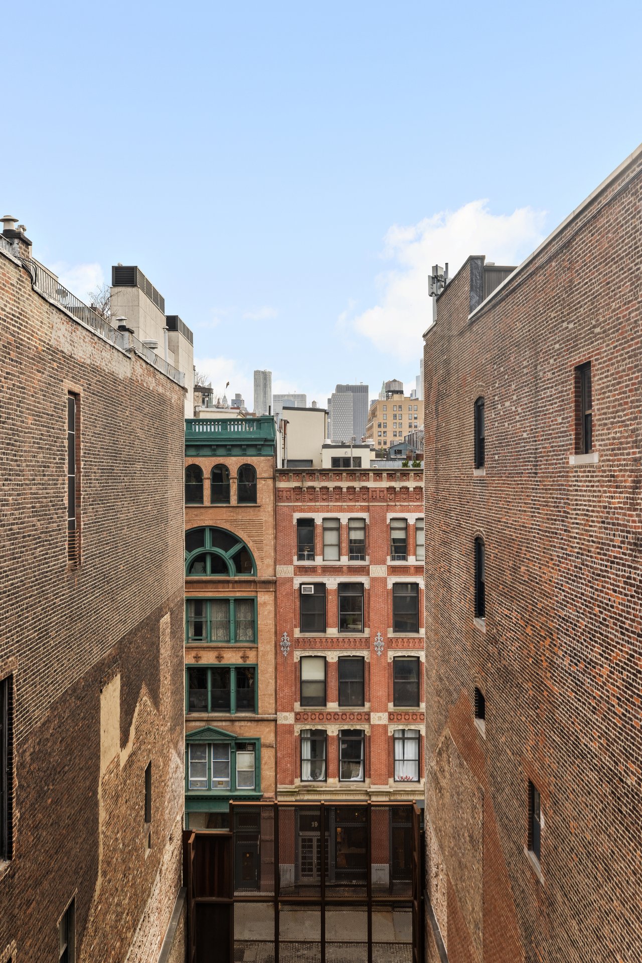 Private NoHo Residence 
