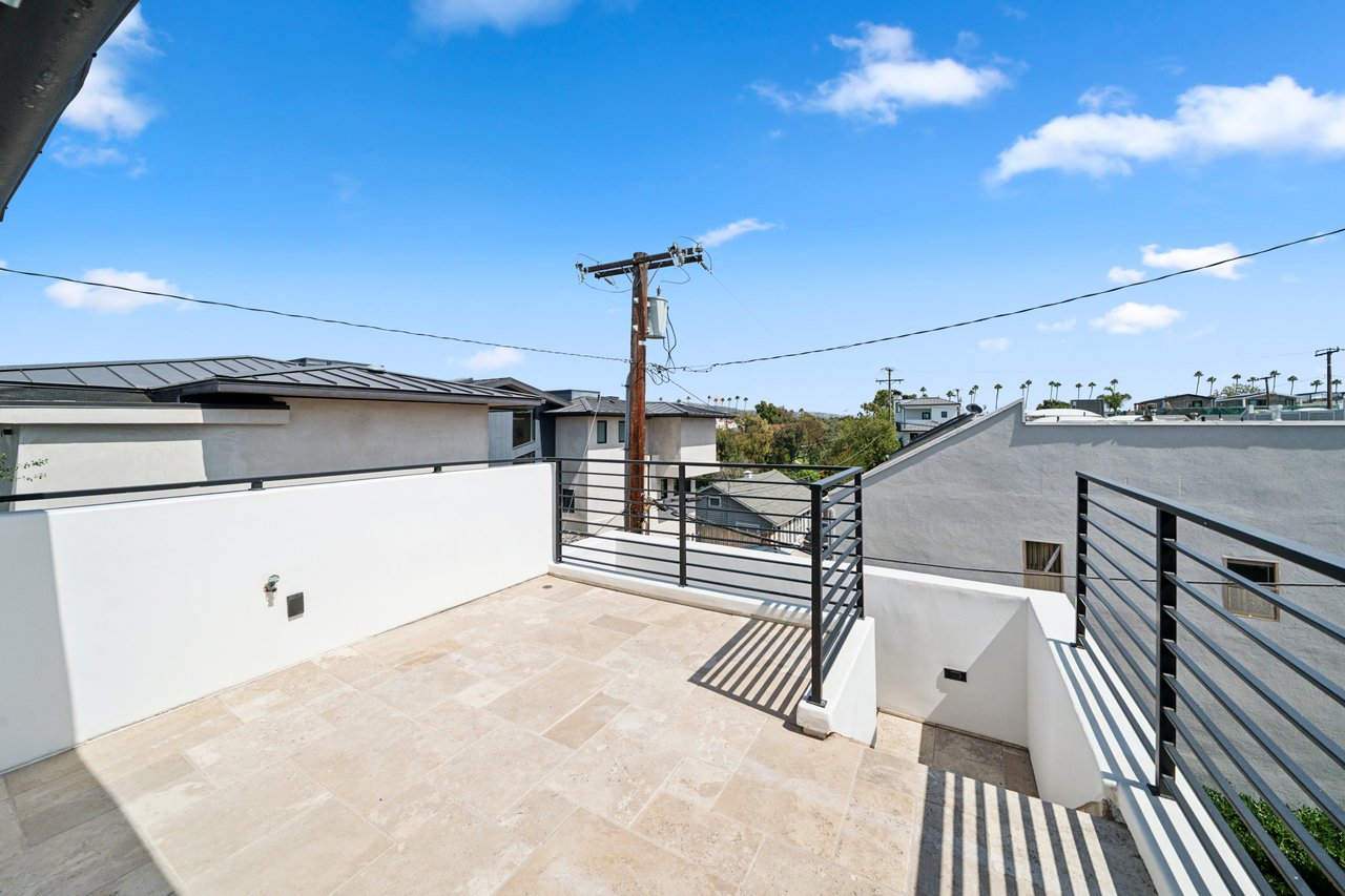 312 Carnation Avenue