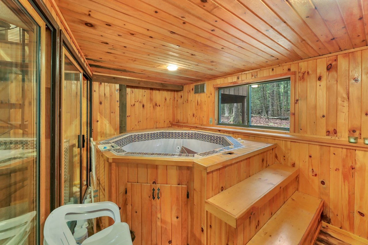 308 Hidden Ln