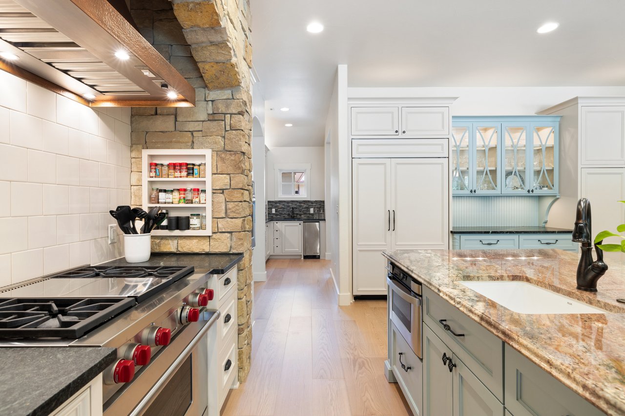 12821 Hacienda Ridge
