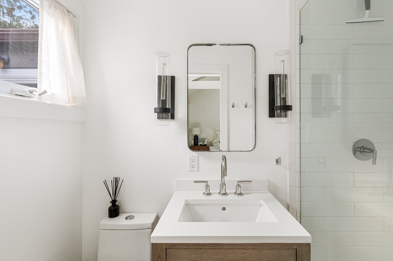 Stylish, Move-In Ready Living in Brookhaven