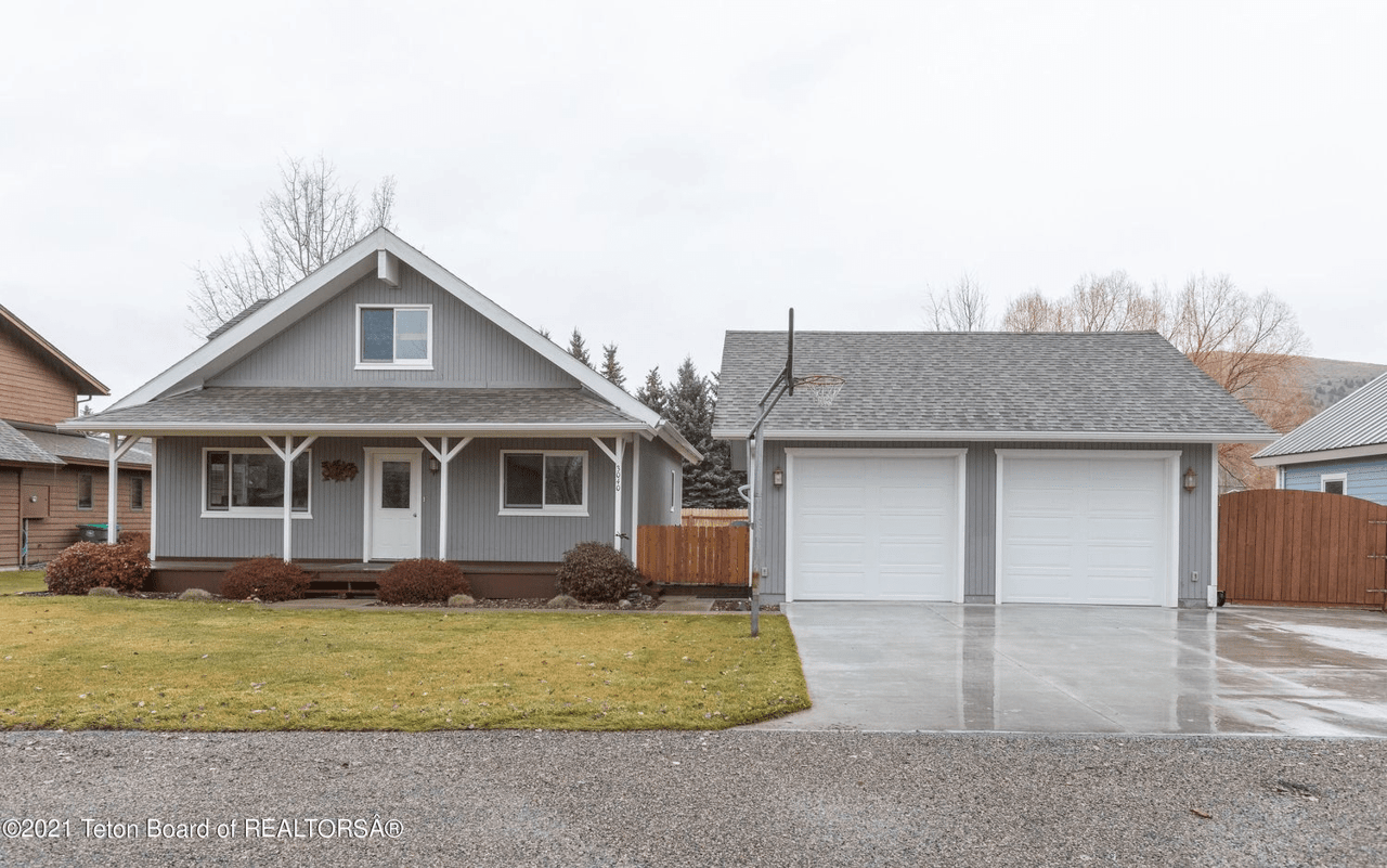 3040 Rangeview Dr