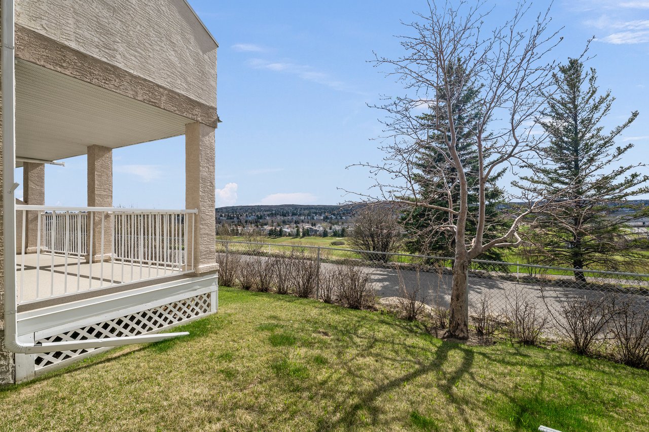 139 Country Hills Gardens NW