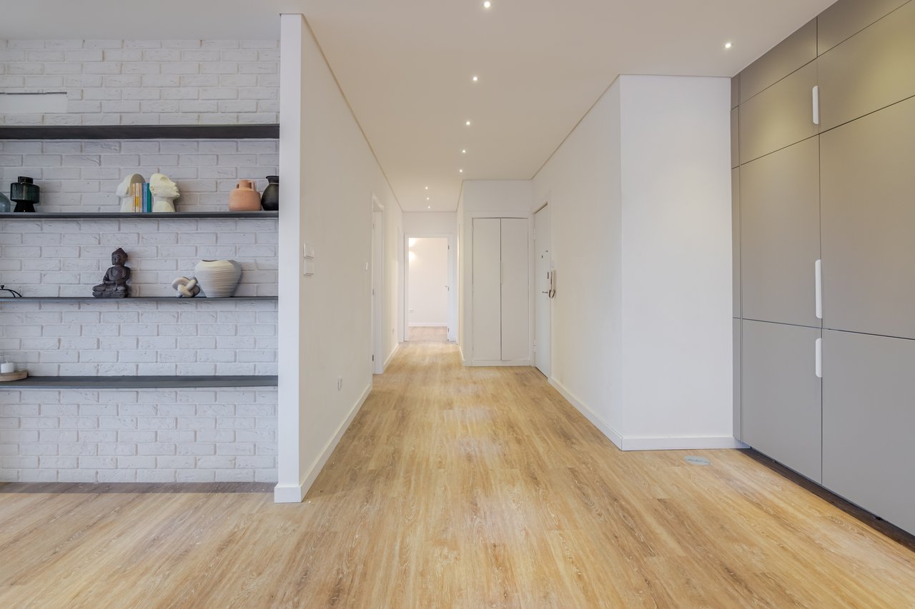 Renovated 3-Bedroom Apartment with 2 Bathrooms and Lift in Bonfim, Porto