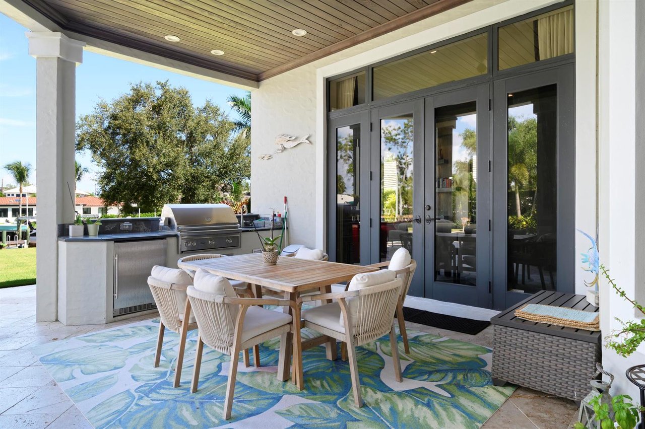 1950 Portage Landing N