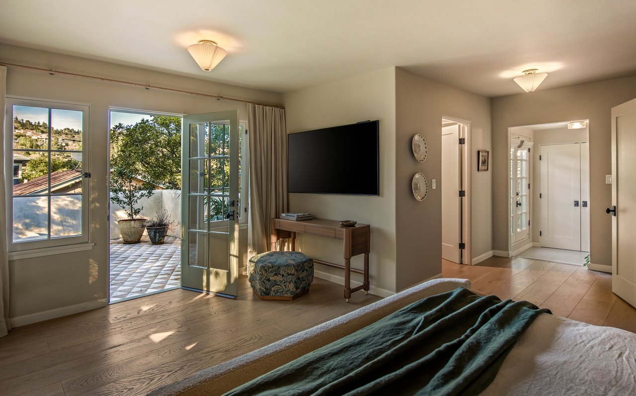 1982 N Normandie Ave