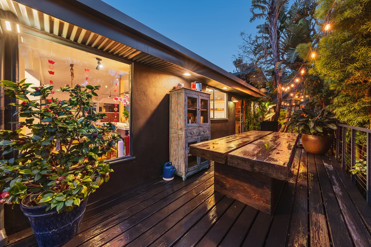 295 Mabery Rd, Santa Monica