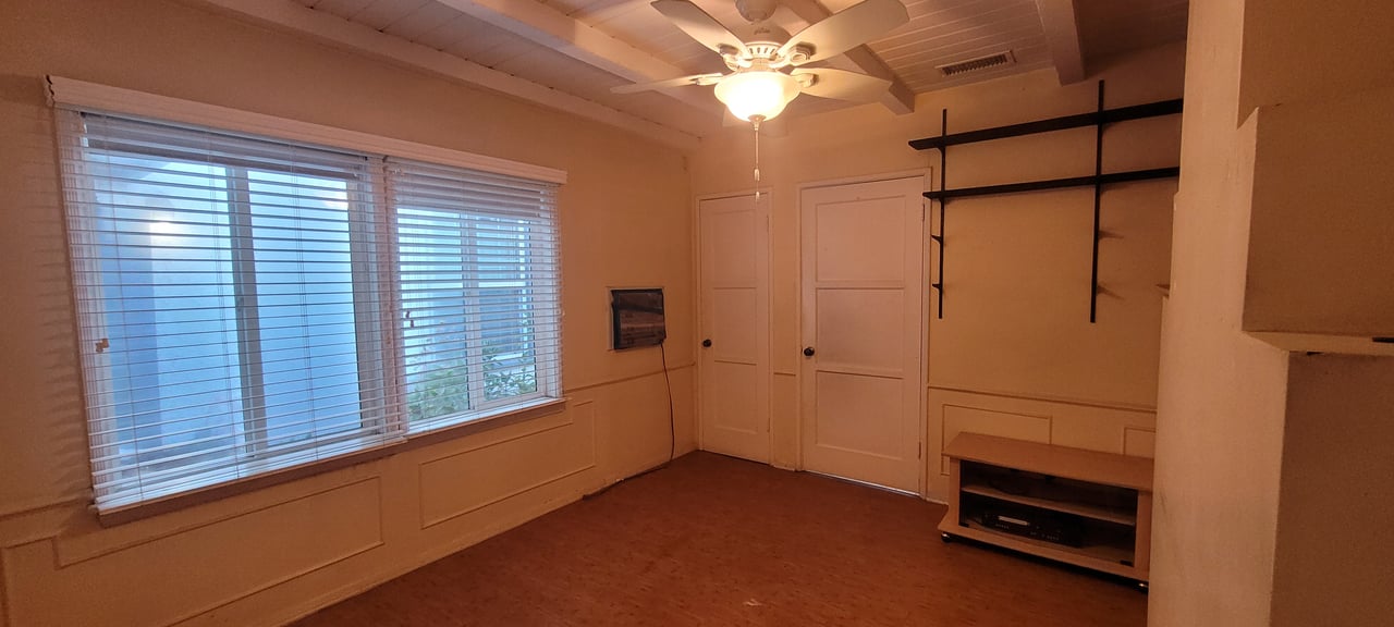4 Units in Los Angeles