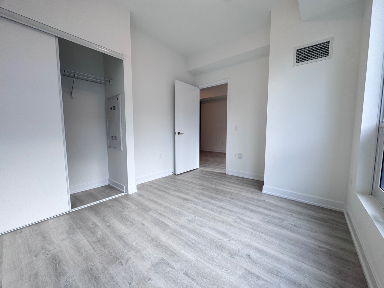 15 Richardson Street Unit: 1021