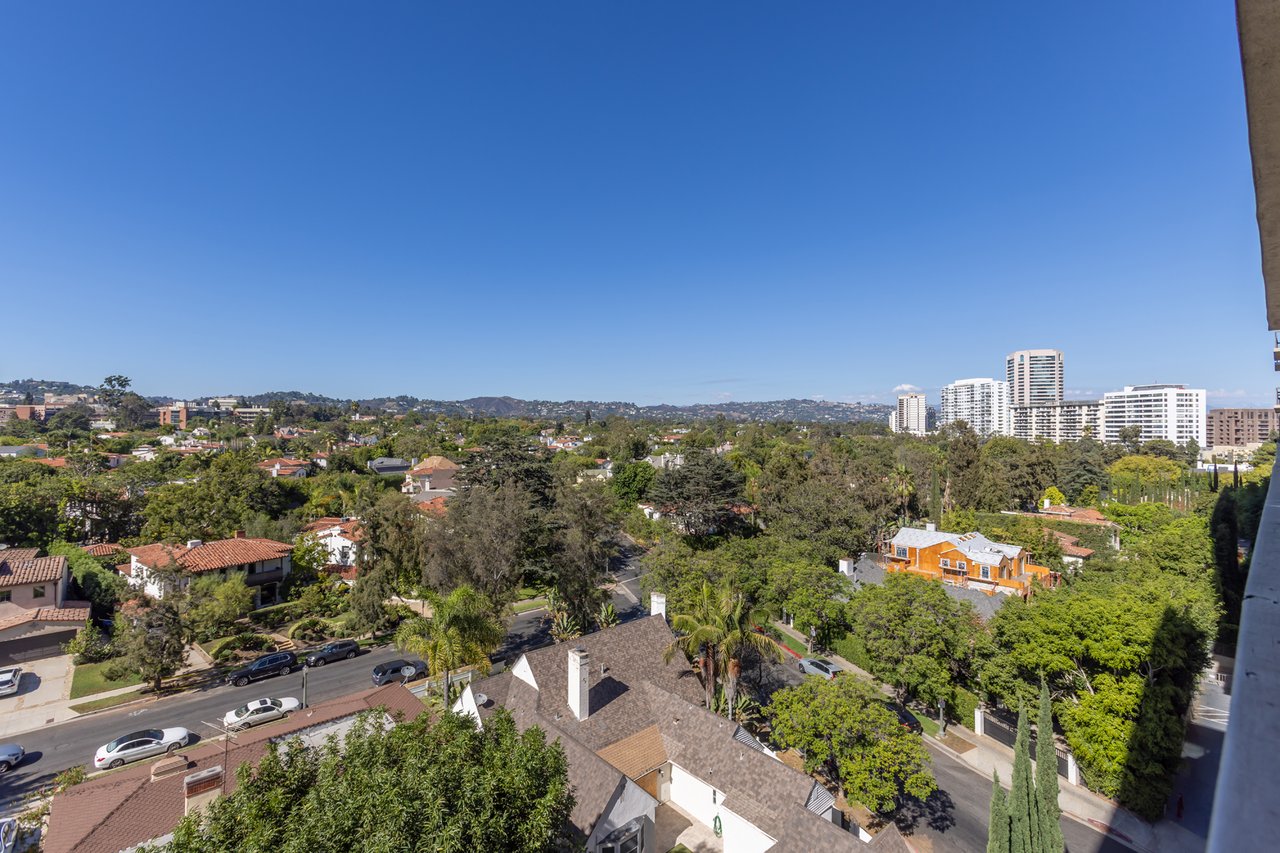 10751 Wilshire Blvd #1009, Westwood