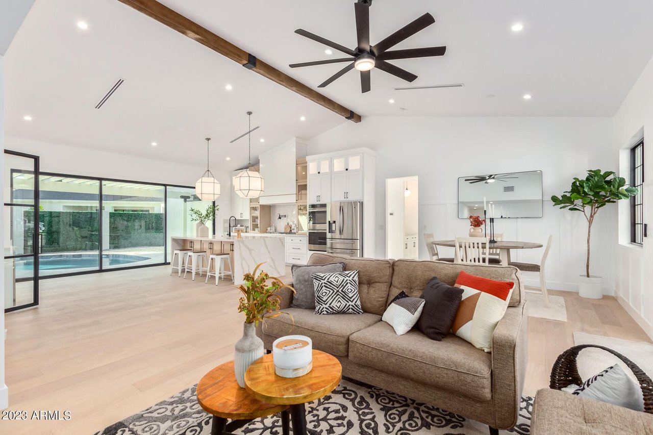 4847 E Clarendon Avenue