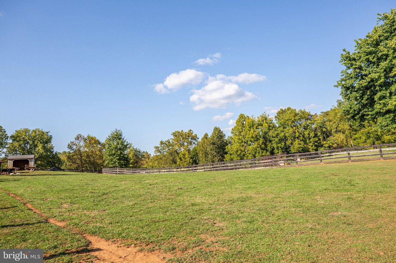 10623 Gravel Rd