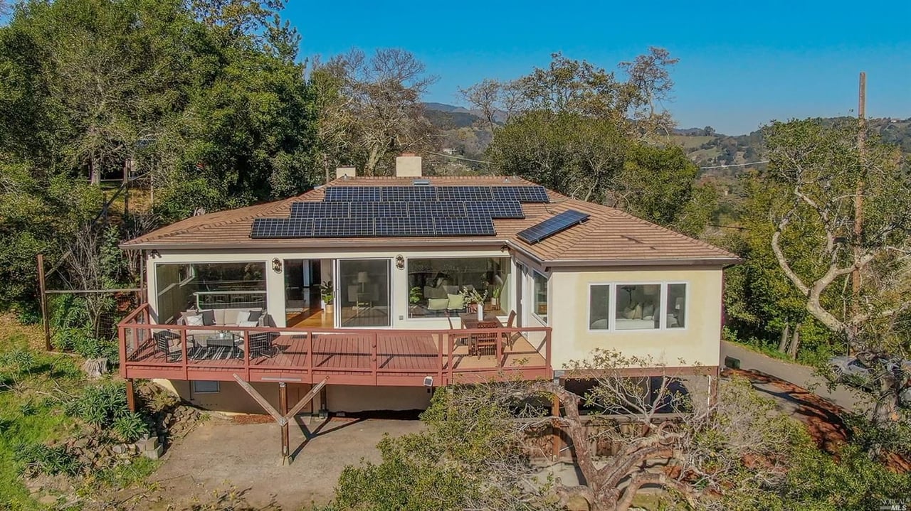 50 Oakwood Ct