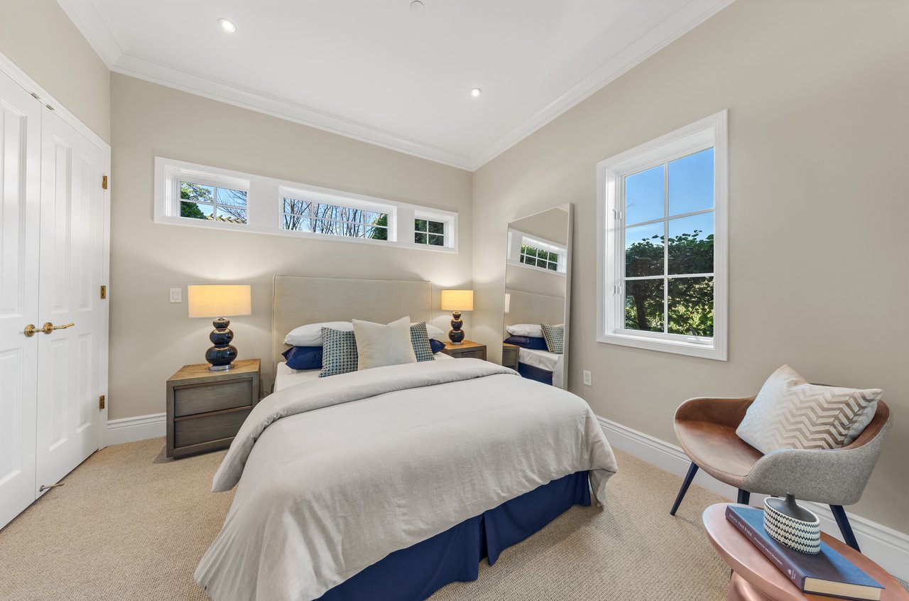 87 De Silva Island Drive